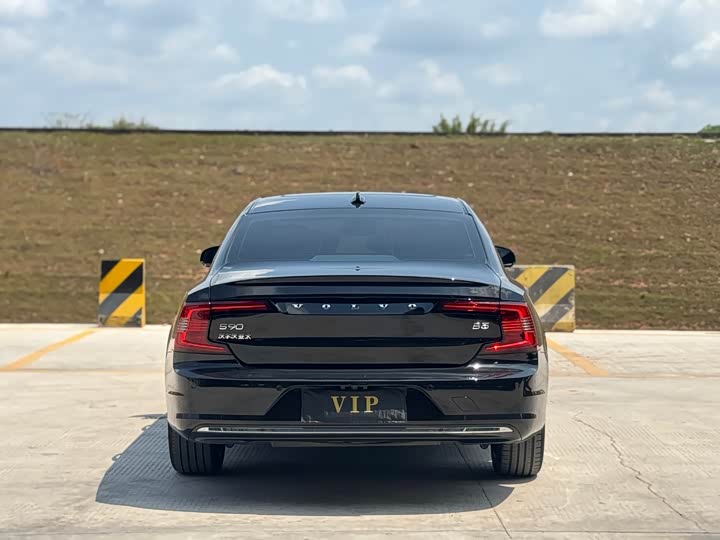 Zdjęcie 8 - Volvo S90