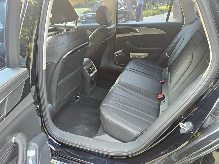 Zdjęcie 6 - Hongqi H5