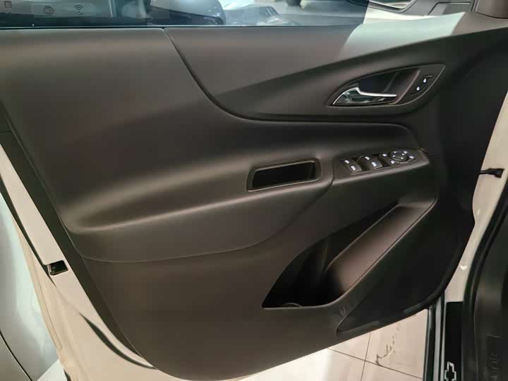 Фото 7 - Chevrolet Equinox