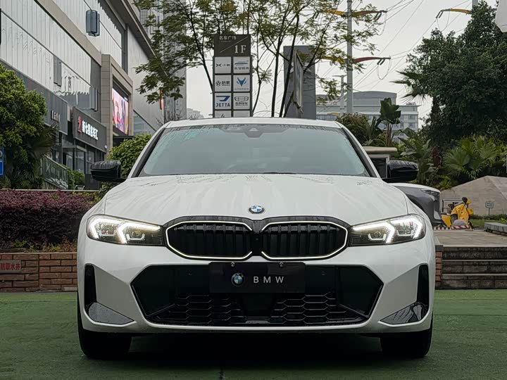 BMW 3 Series 2025 2025款 330Li M运动曜夜套装