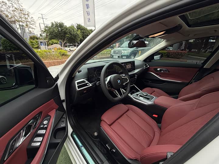 BMW 3 Series 2025 2025款 330Li M运动曜夜套装