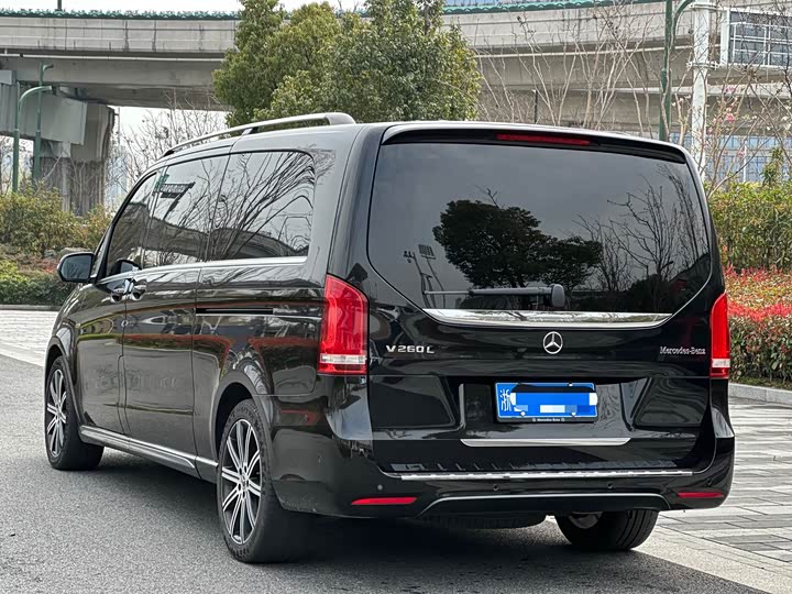 Mercedes-Benz V-Class 2022 2022款 V 260 L 长轴距豪华版
