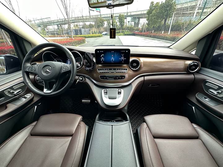 Mercedes-Benz V-Class 2022 2022款 V 260 L 长轴距豪华版