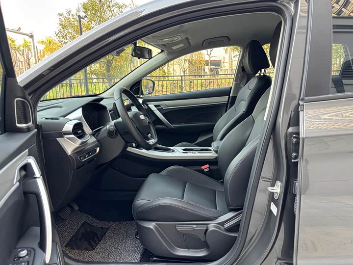 Фото 4 - Geely Coolray