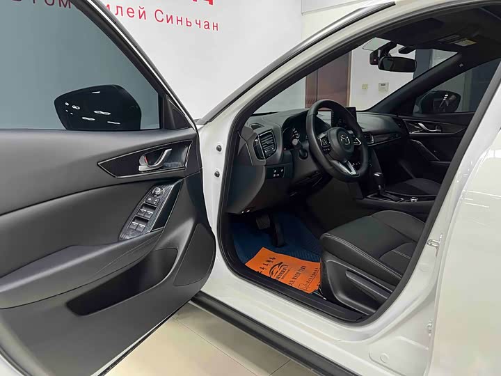 Фото 7 - Mazda CX-4