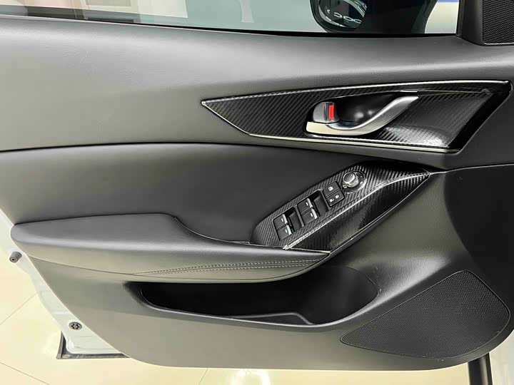 Фото 8 - Mazda CX-4