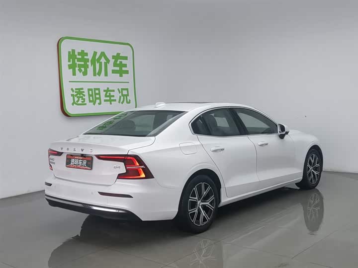 Фото 2 - Volvo S60