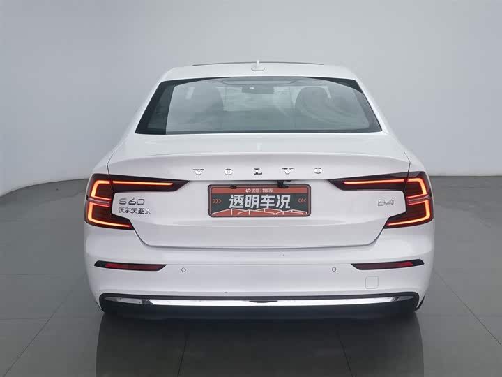 Фото 4 - Volvo S60