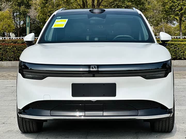 Фото 2 - Zeekr 7X