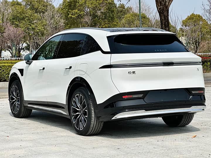 Фото 6 - Zeekr 7X