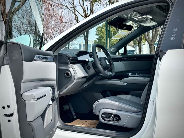 Фото 8 - Zeekr 7X