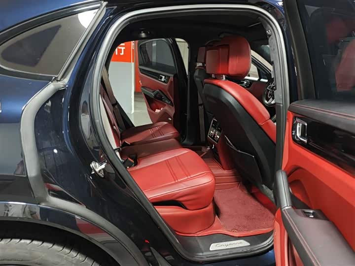 Фото 9 - Porsche Cayenne