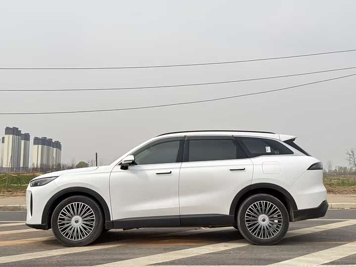 Photo 3 - Chery Fulwin T9