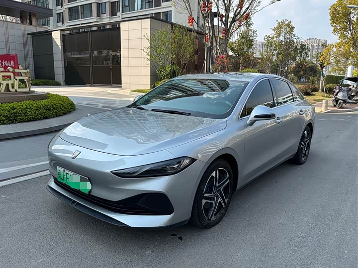 Фото 2 - Roewe D7