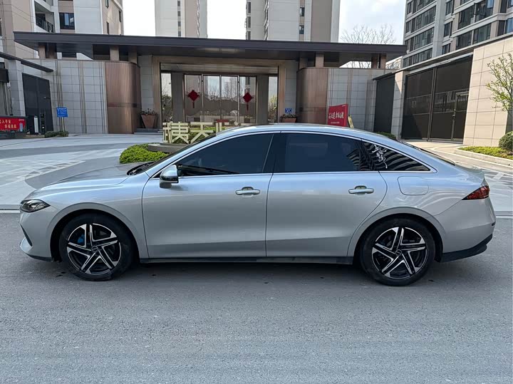 Фото 3 - Roewe D7