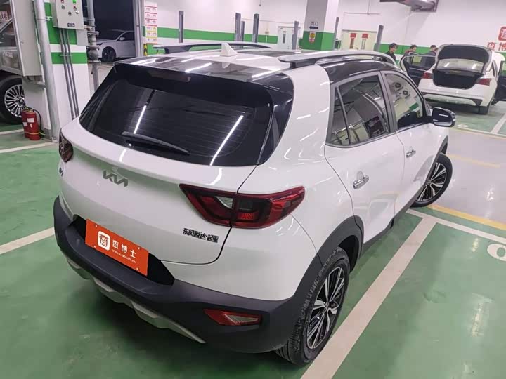 Kia KX1 2021 2021款 1.4L CVT趣享天窗款