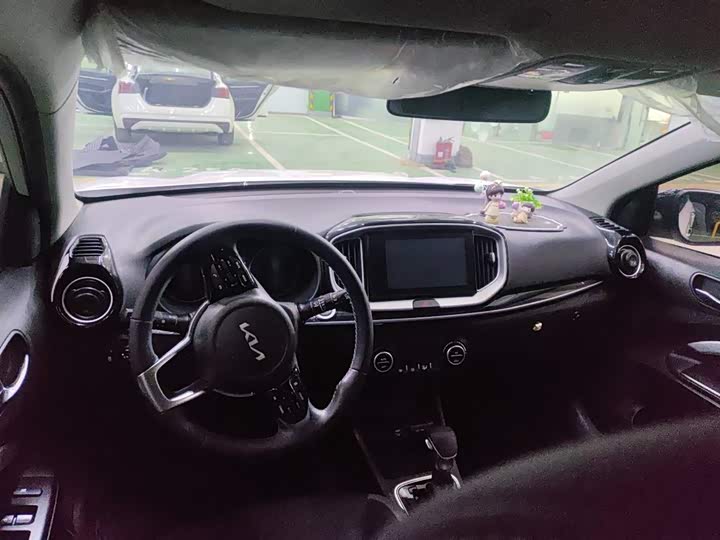 Kia KX1 2021 2021款 1.4L CVT趣享天窗款