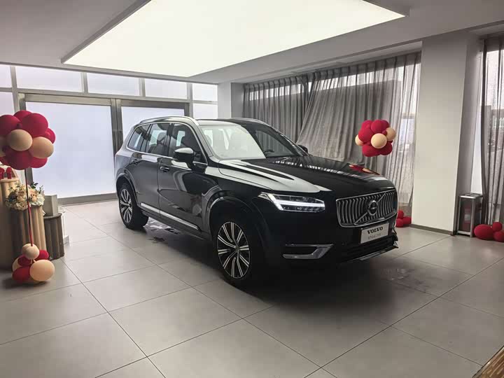 Фото 3 - Volvo XC90