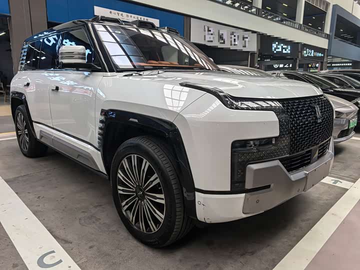 Photo 3 - BYD Yangwang U8