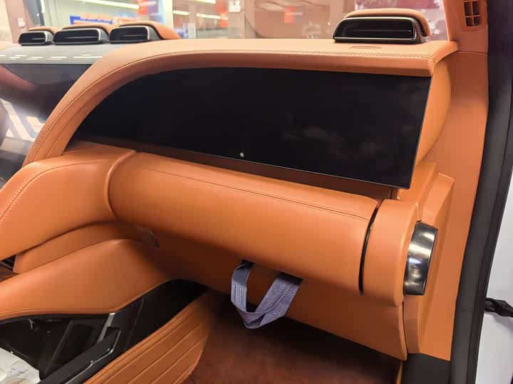 Photo 8 - BYD Yangwang U8