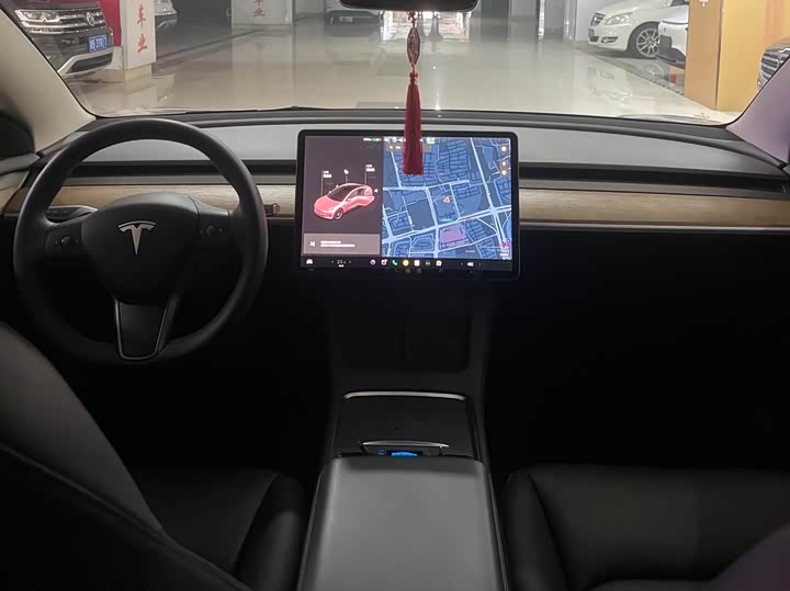 Photo 4 - Tesla Model 3