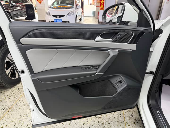 Фото 7 - Volkswagen Tayron