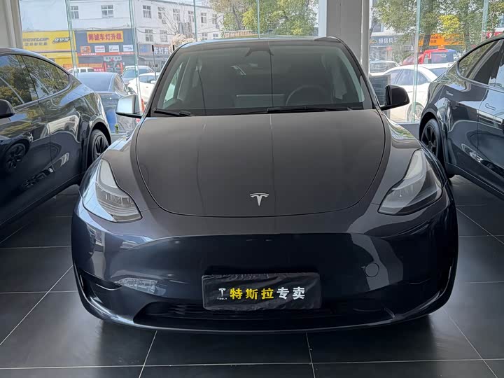 Zdjęcie 2 - Tesla Model Y