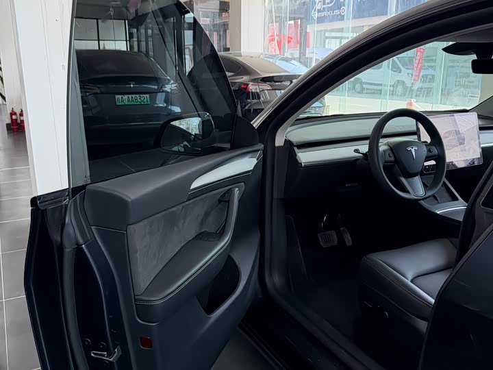 Zdjęcie 7 - Tesla Model Y