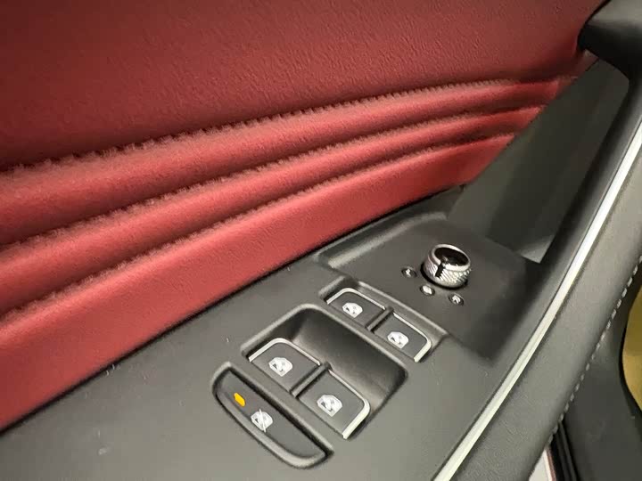 Hongqi HS5 2025 2025款 2.0T 两驱旗享Pro版