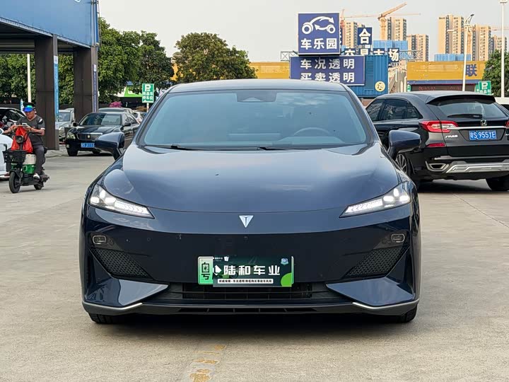 Фото 2 - Changan Deepal SL03
