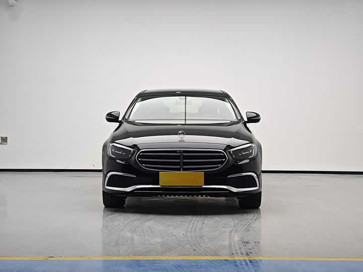 Фото 2 - Mercedes-Benz E-Class