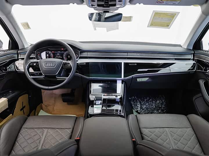 Audi A8 2025 2025款 A8L 50 TFSI quattro 臻选型