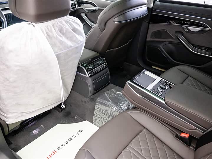 Audi A8 2025 2025款 A8L 50 TFSI quattro 臻选型