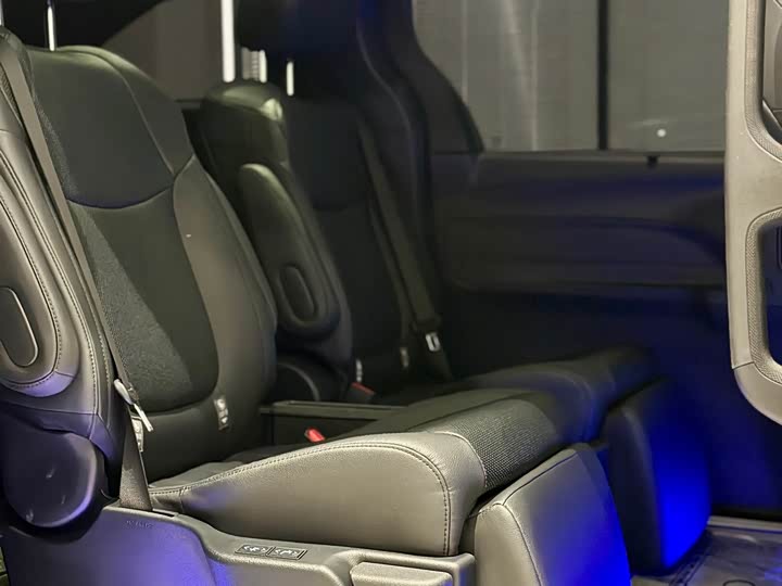 Фото 7 - Toyota Granvia
