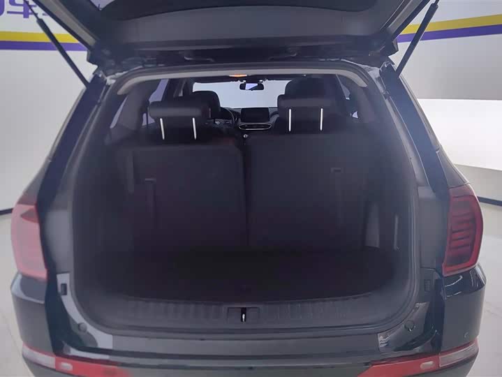 Фото 4 - Hyundai Santa Fe
