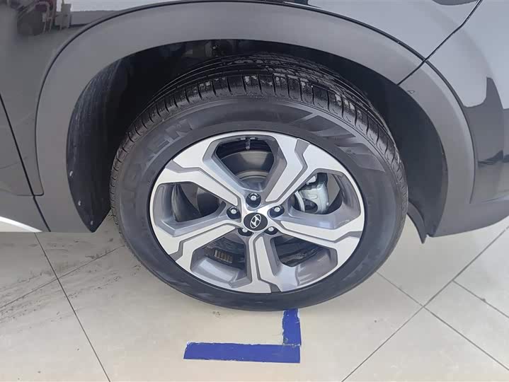 Фото 6 - Hyundai Santa Fe