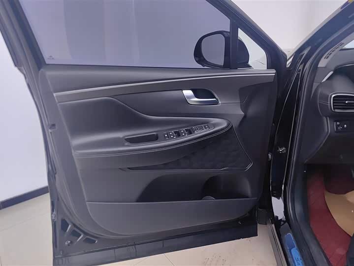 Фото 7 - Hyundai Santa Fe