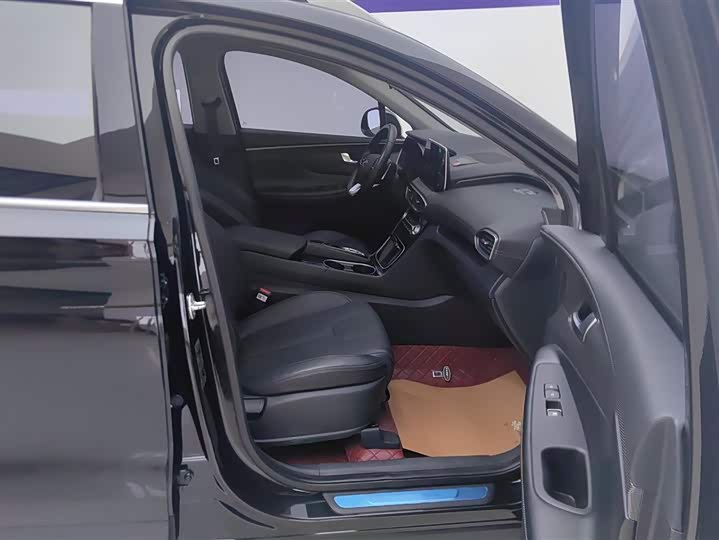Фото 8 - Hyundai Santa Fe