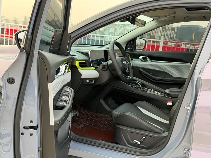 Geely Coolray 2022 2022款 缤越COOL 1.5TD DCT激擎版