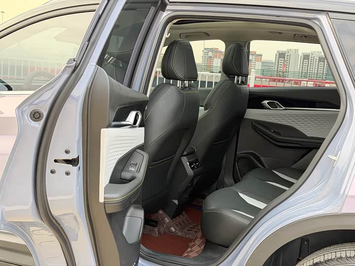 Geely Coolray 2022 2022款 缤越COOL 1.5TD DCT激擎版