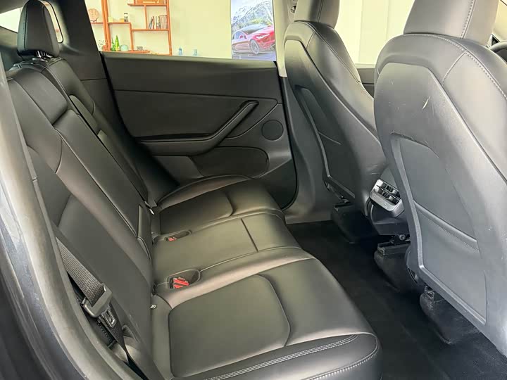 Фото 6 - Tesla Model Y
