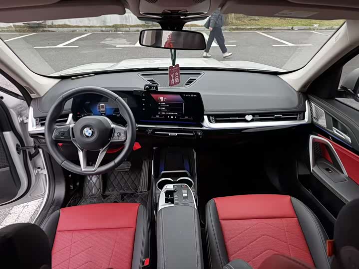 Фото 8 - BMW X1