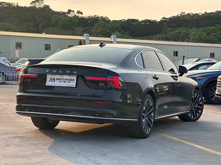 Volvo S90 2026 2026款 B5 智远豪华版
