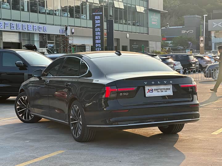 Volvo S90 2026 2026款 B5 智远豪华版