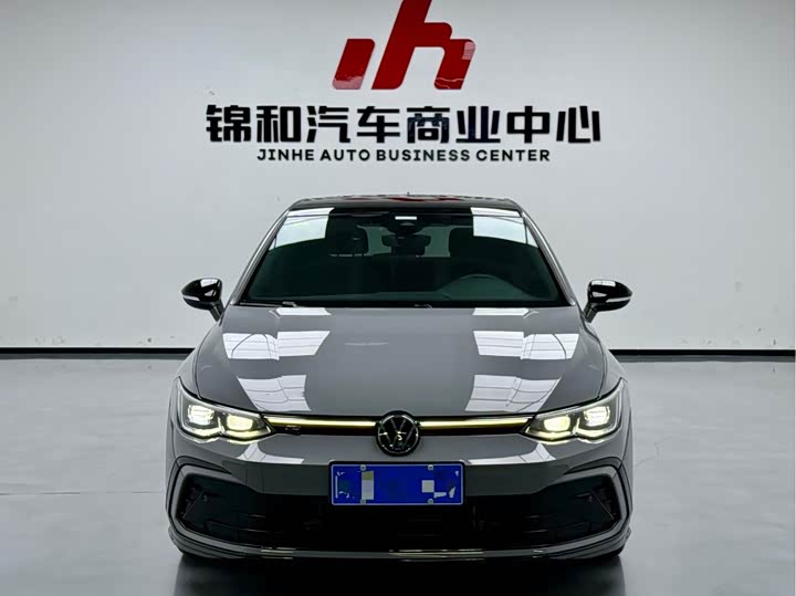Фото 2 - Volkswagen Golf
