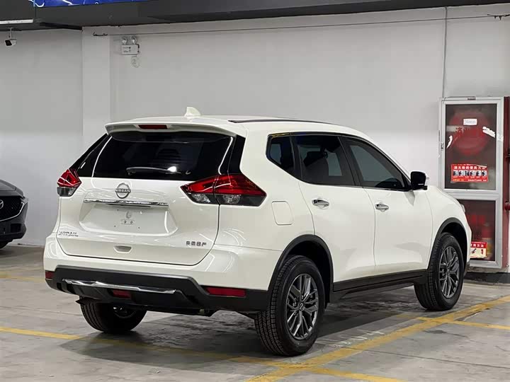 Nissan X-Trail 2025 2025款 荣誉 2.0L 两驱领先版