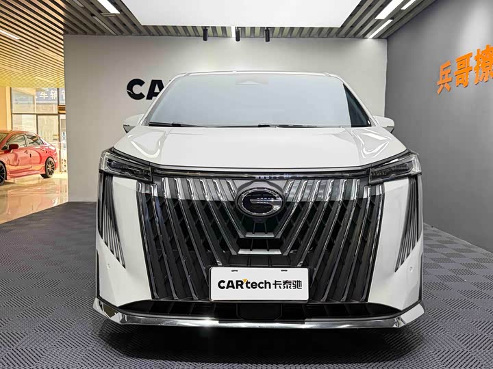 Фото 2 - GAC Trumpchi M8