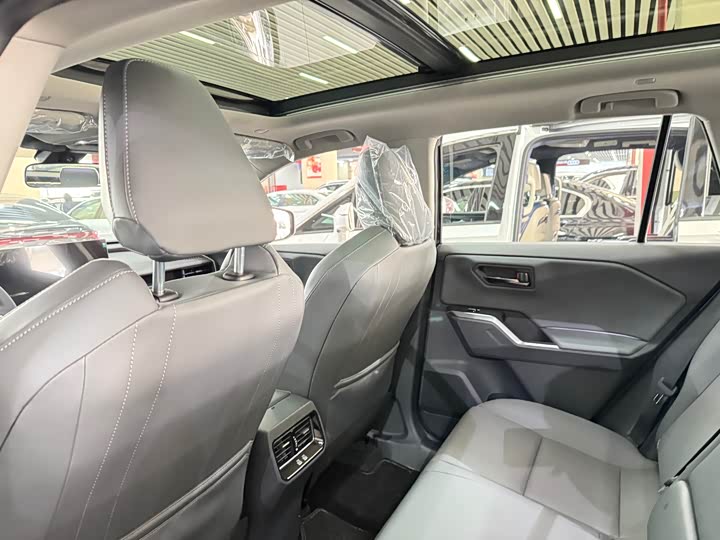 Toyota RAV4 2026 2026款 双擎 2.0L 两驱豪华版