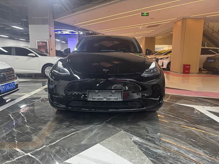 Photo 2 - Tesla Model Y