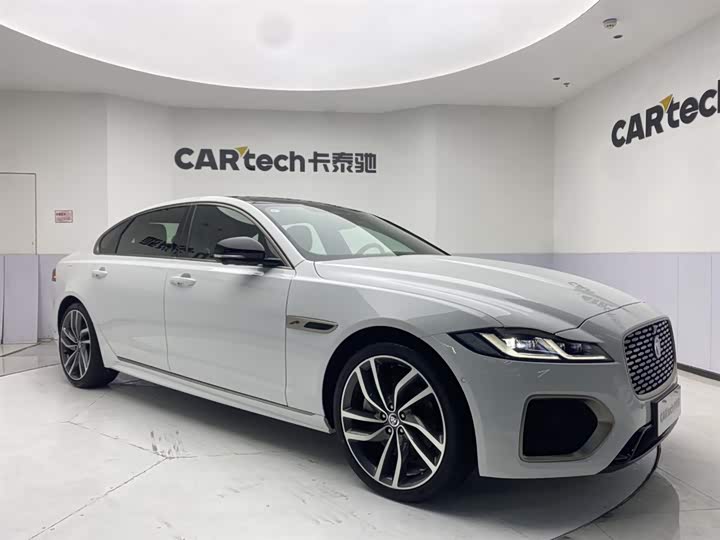 Jaguar XF L 2024 2024款 2.0T P300 四驱旗舰运动鎏金版